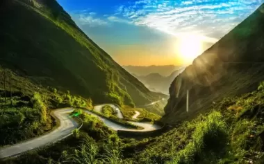 Đông Bắc: Bắc Kạn - Hồ Ba Bể - Cao Bằng - Thác Bản Giốc - Đồng Văn - Làng Lô Lô Chải - Lũng Cú - Hà Giang